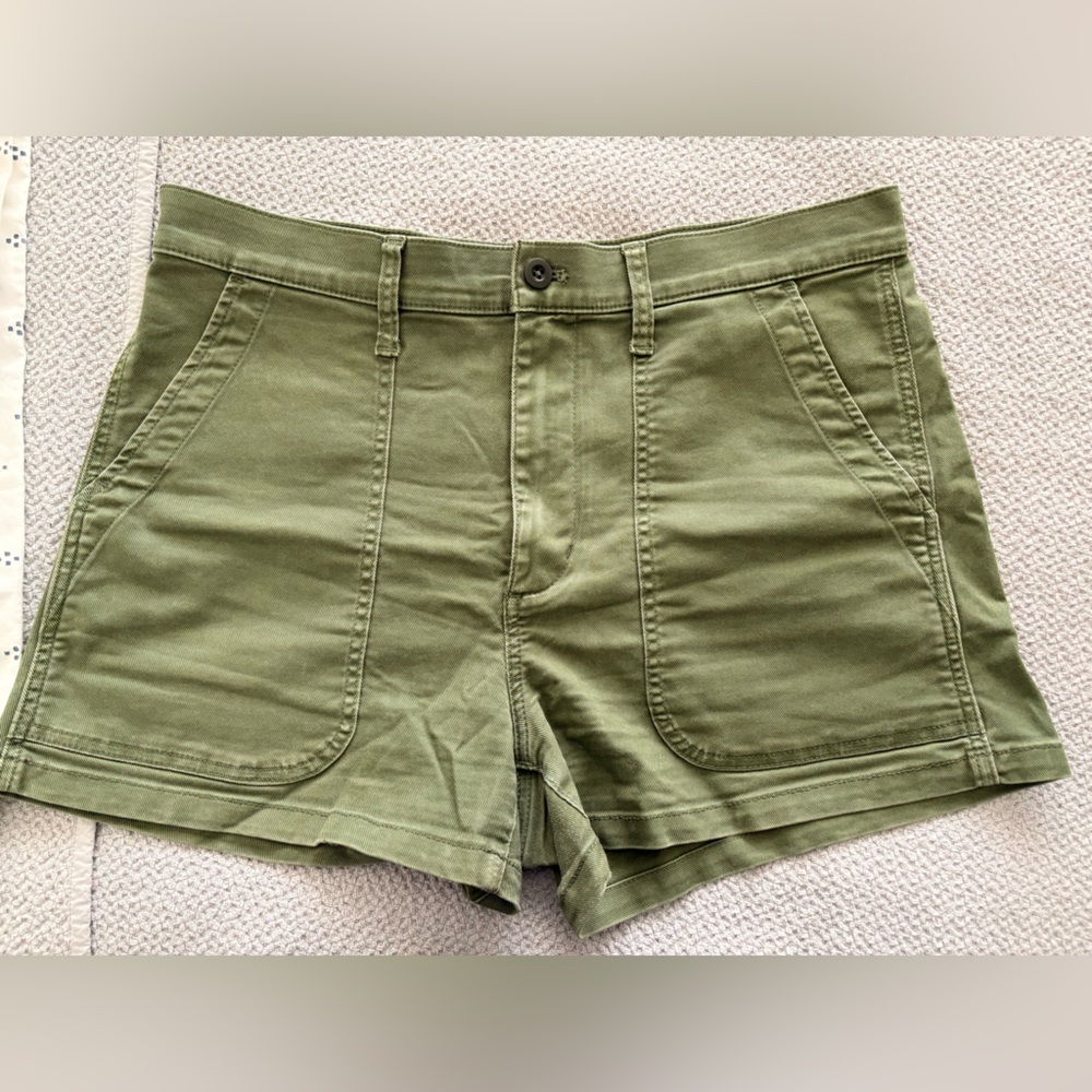 Madewell Olive Patch Pocket Shorts